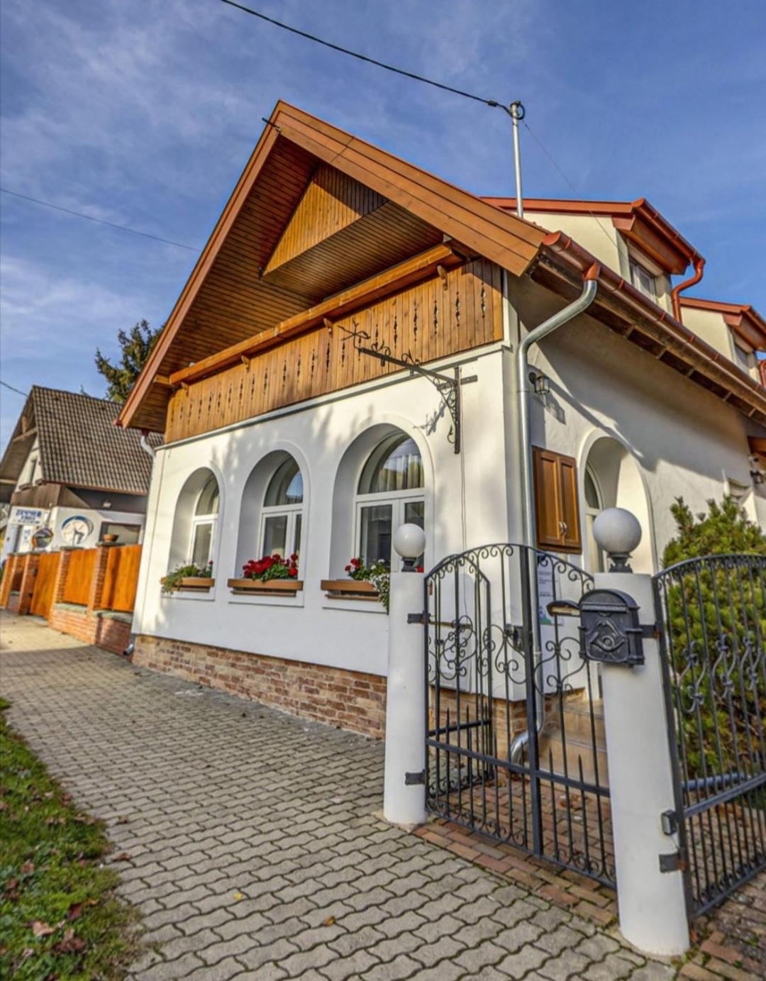 Bed and Breakfast Kathy Panzio Balatongyörök Exterior foto